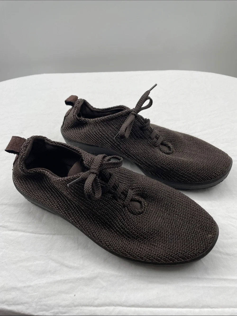 NEW! A’RCOPEDICO Breathable Knit Lace-Up Sneakers in Dark Brown. EU 39.